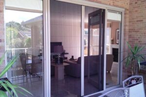 Các Loại Cửa Chống Muỗi – Côn Trùng Và Phương Thức Sử Dụng