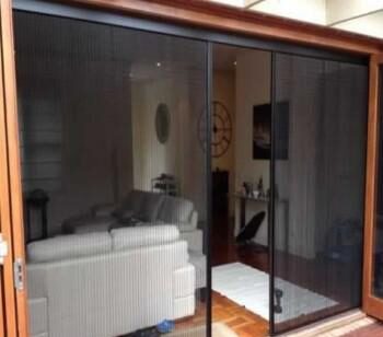 cửa chống muỗi ô thoáng