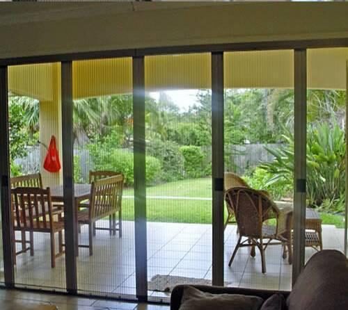 cửa chống muỗi lối đi