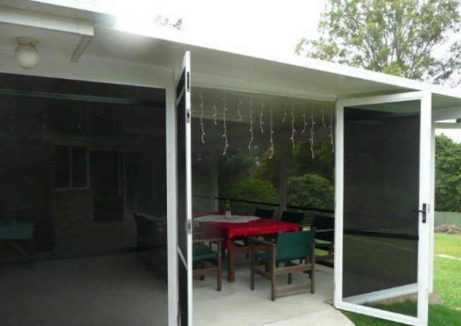 cửa chống muỗi cánh mở